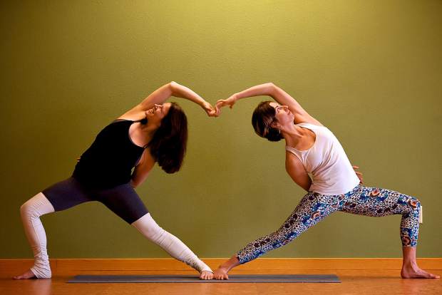 11 Partner Yoga Poses for Couples to Build Intimacy