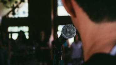 11 Powerful Public Speaking Tips to Hook Any Audience