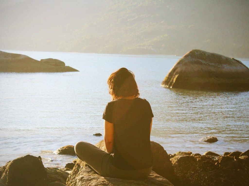 How to Practice Mindfulness (A Beginner’s Guide)