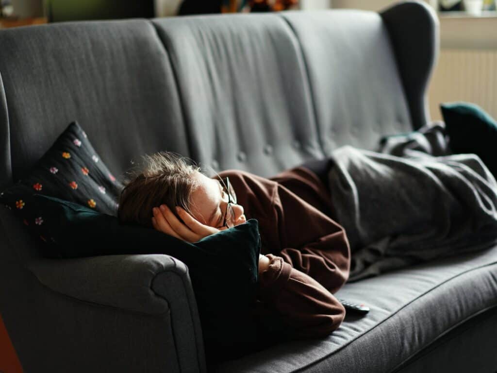 9 Benefits of Napping (Backed by Science)