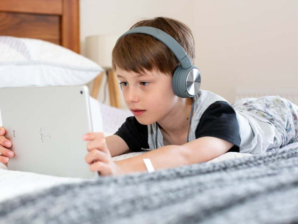 10 Best Podcasts For Kids to Enjoy While Learning at the Same Time