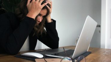 Overwhelmed at Work? 17 Ways to Manage Work Anxiety