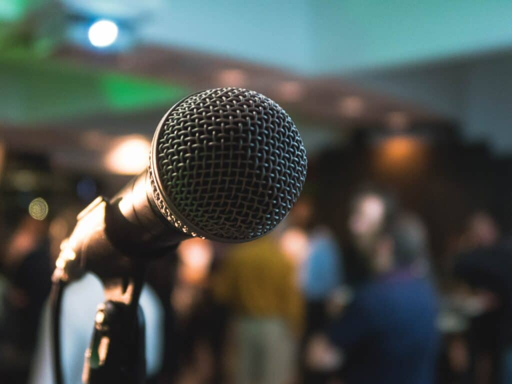 7 Effective Ways To Overcome the Fear of Public Speaking