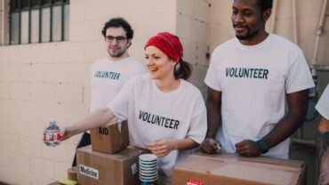 ways for businesses to give back to the community